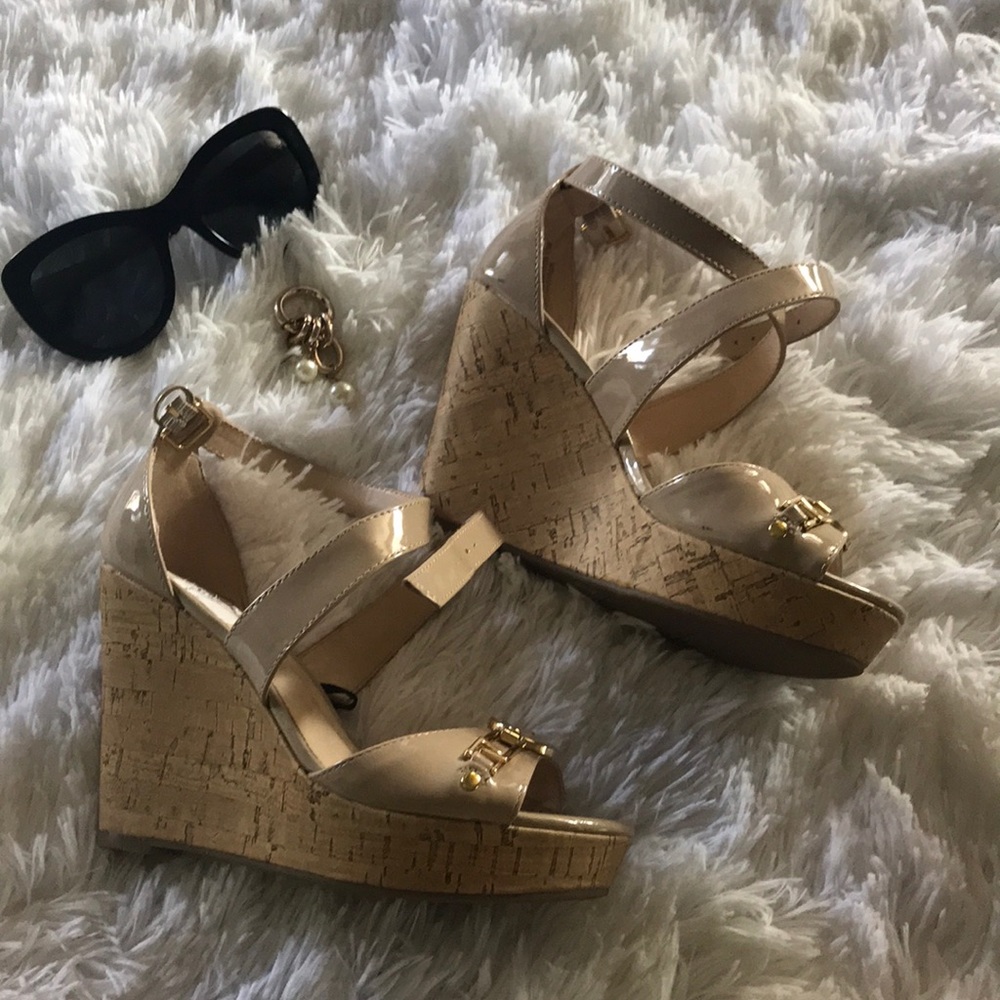 NEW Marc Fisher Nude wedges size 5.5